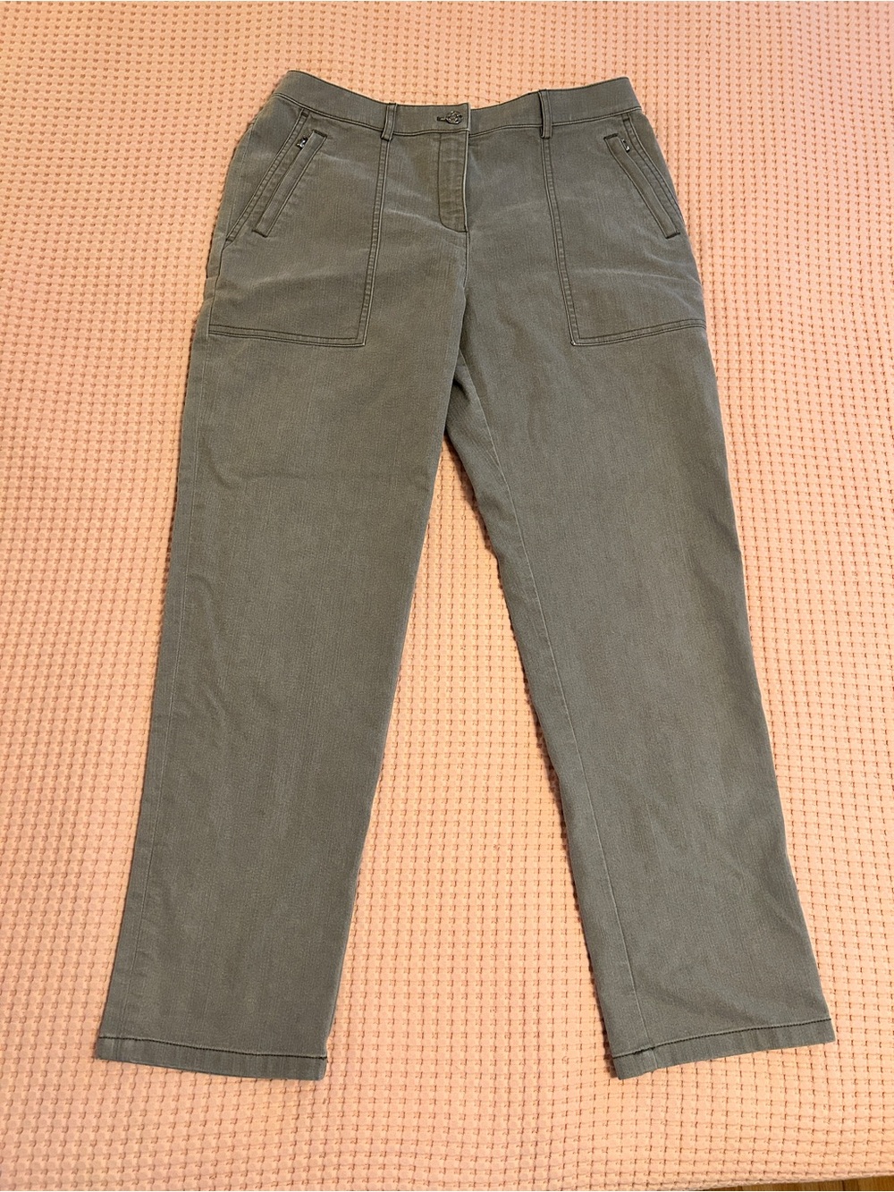 St. John Grey Straight-Leg Cropped Jeans